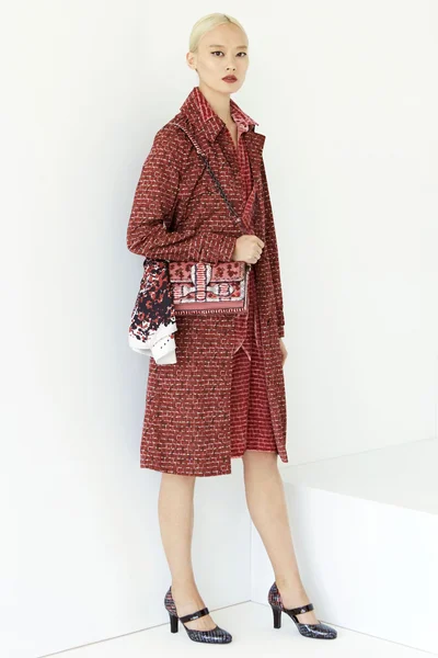 Look 10